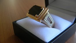 Продам золотое кольцо с бриллиантами - Киев
