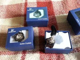 Аксессуар для сумочки с фонариком SWAROVSKI Black Wild Blossom - Ровно