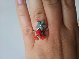 Серебряное кольцо с изумрудами и кораллами - Киев