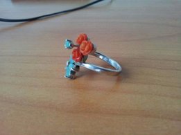 Серебряное кольцо с изумрудами и кораллами - Киев