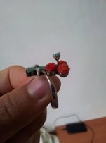 Серебряное кольцо с изумрудами и кораллами - Киев