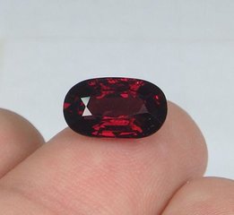 Природный красный гранат родолит овал 3,35Ct 11x7мм - Львов