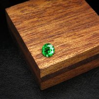 Натуральный Цаворит 0.67 ct - Киев